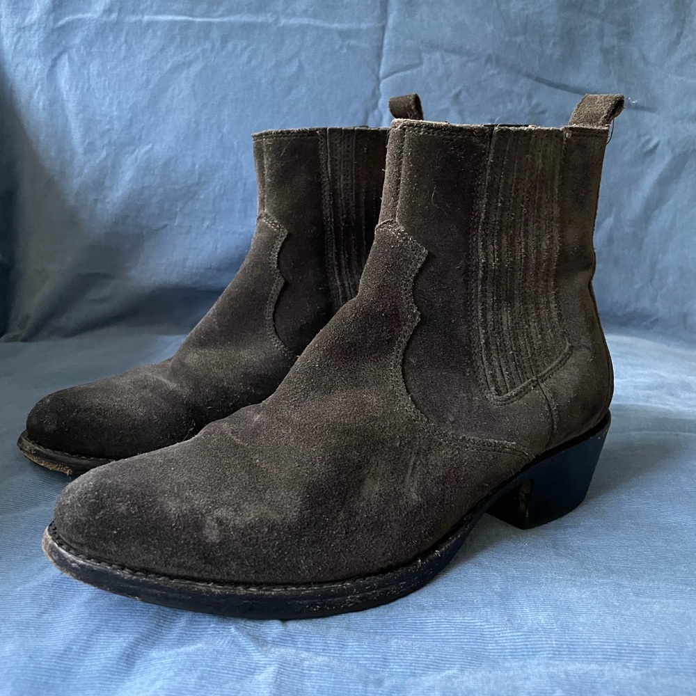 Frye suede chelsea boots Size 6.5